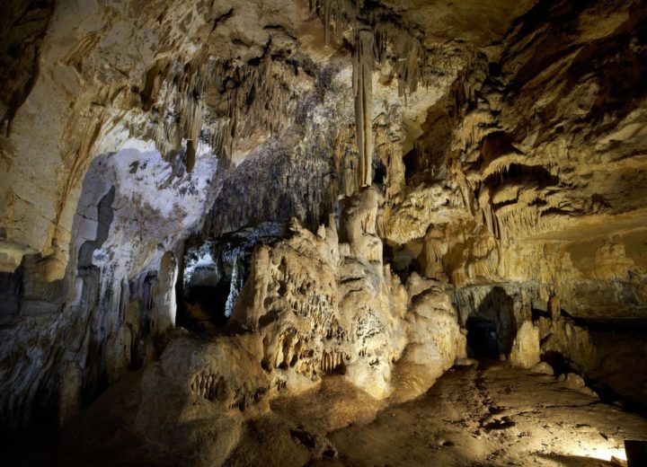 Grottes d’Arcy sur Cure (à 19 km de Vézelay)